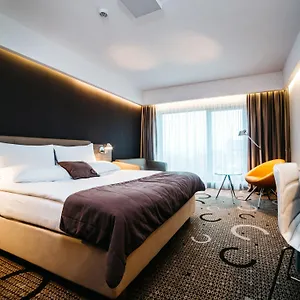 Q Hotel